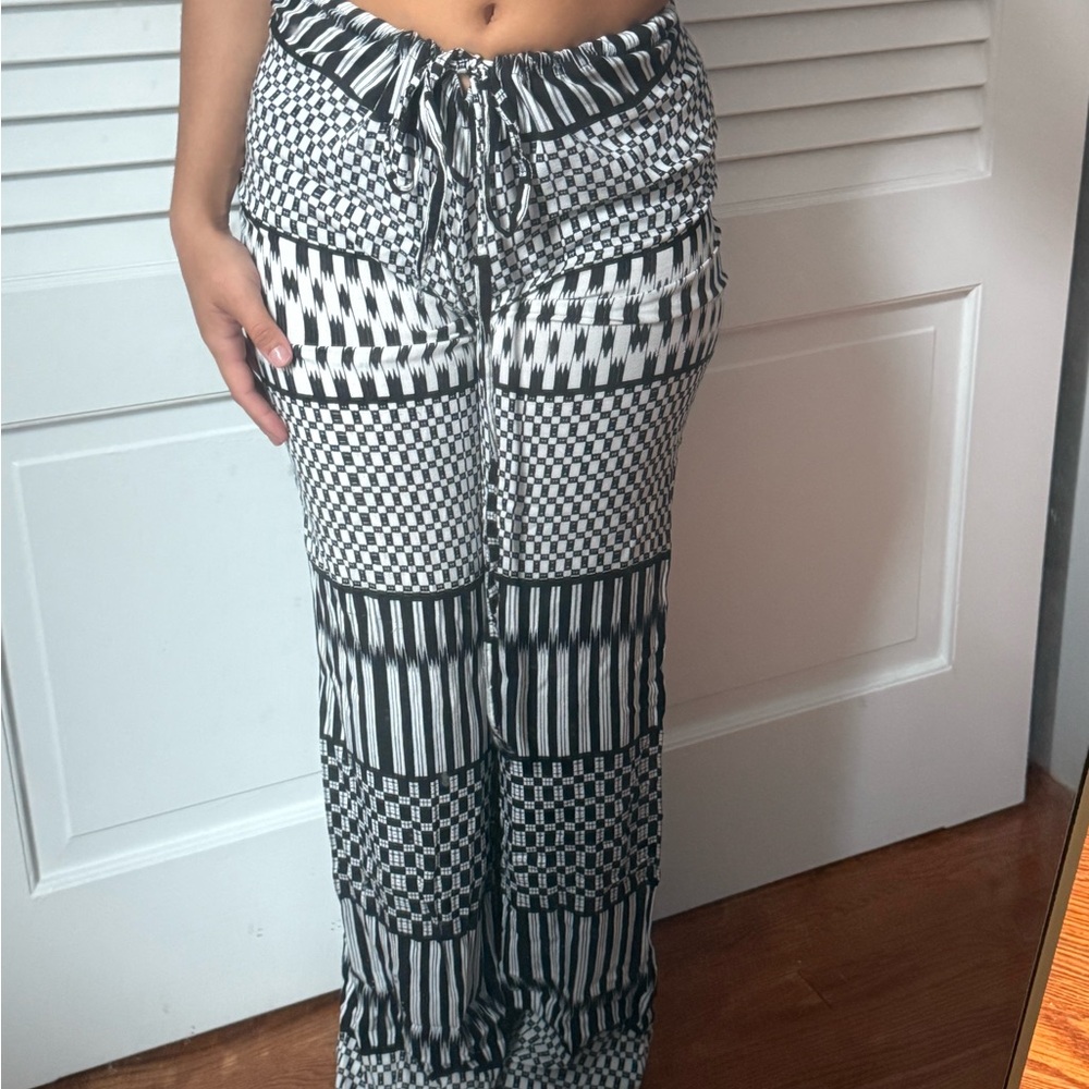 Black and White Geometric Patterned Pants